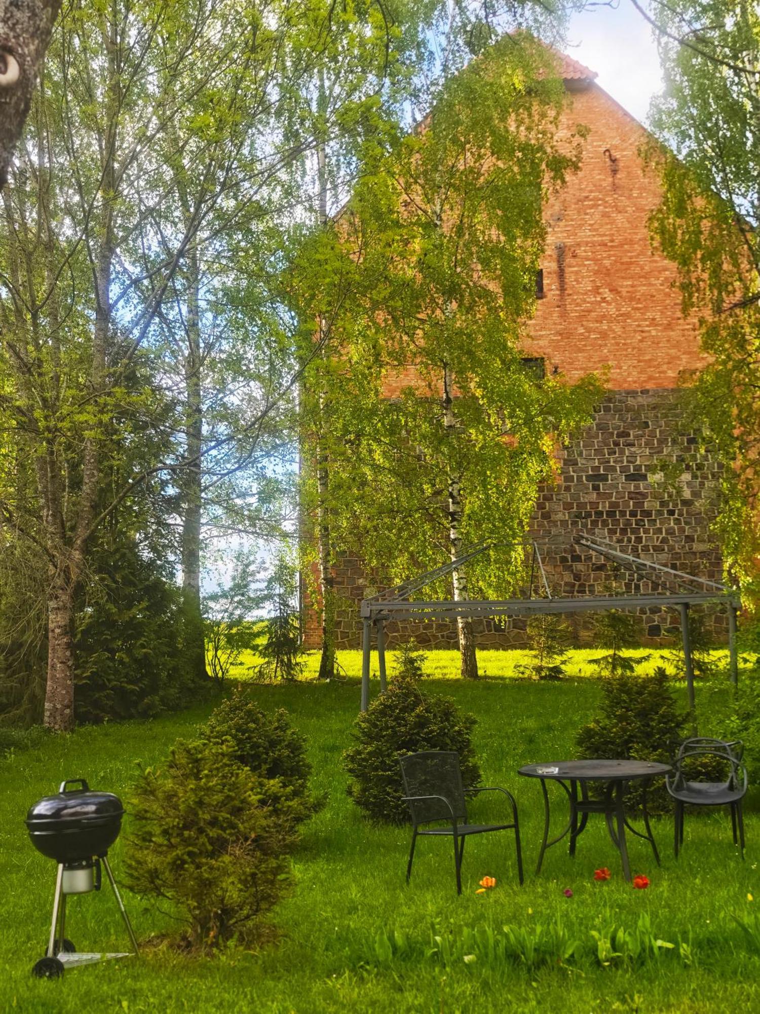 Hostal Dom Ogrodnika Biala Olecka Exterior foto